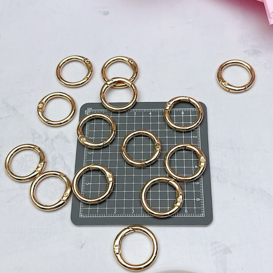 バネ式金具パーツ - 使いやすくてしっかり留まるチャーム用パーツ   54番