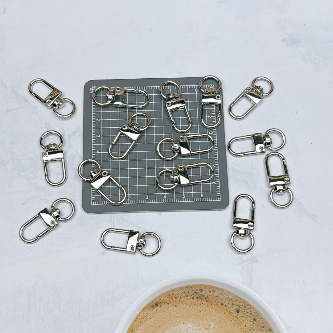 バネ式金具パーツ - 使いやすくてしっかり留まるチャーム用パーツ   54番